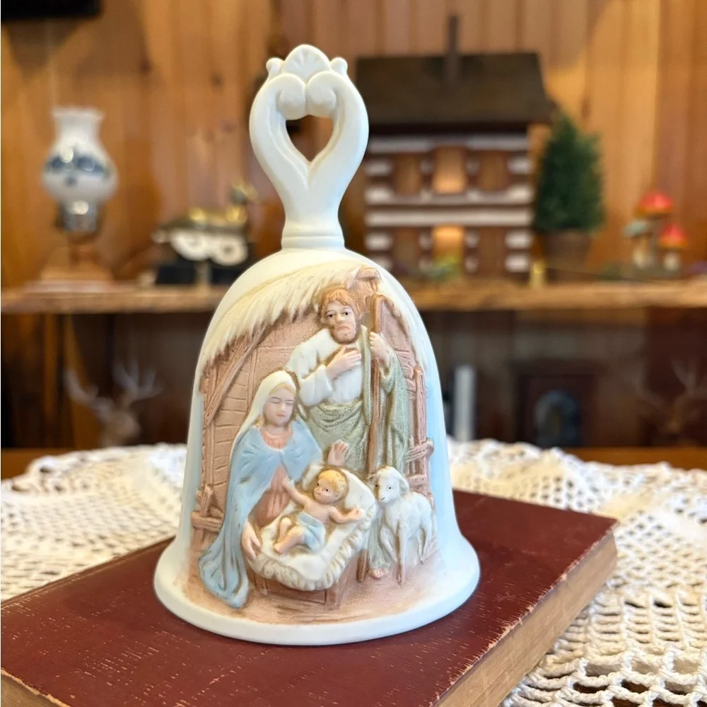 Vintage Homco bisque porcelain nativity scene bell 1990’s